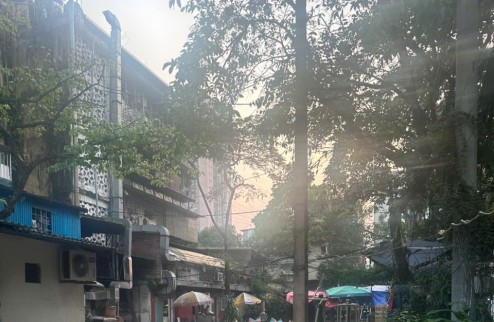 Cho thuê nhà tập thể tầng 1 Tô Hiệu - Cầu Giấy DT   40 m2-1 tầng - Giá 6,5 Triệu - ở nhóm 4N, GĐ, VP Cty